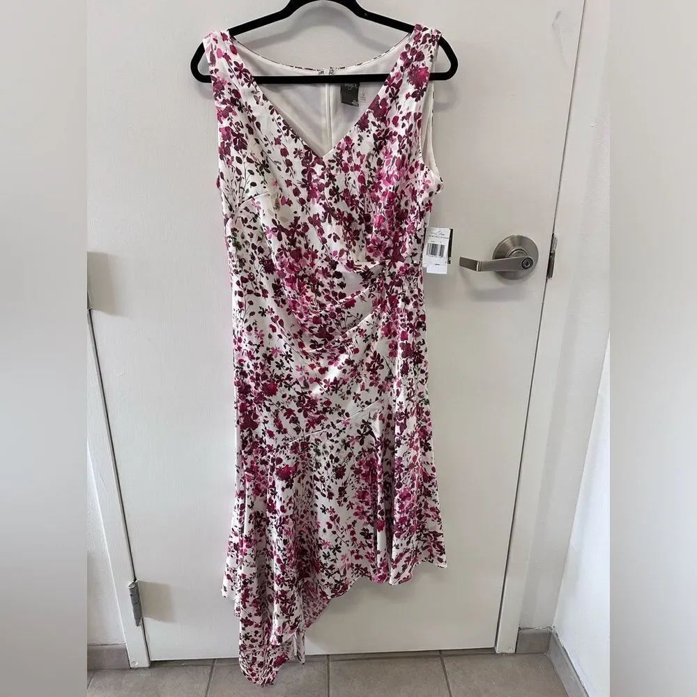 ⭐️TAYLOR DRESS NWT - Picture 1 of 4